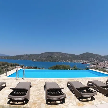 Saronic Topview * Galatas (Poros)