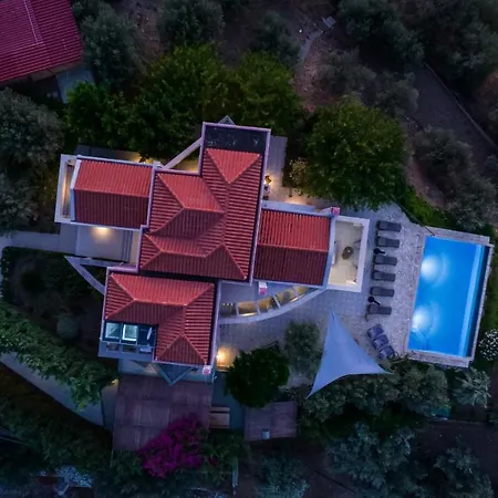 Вилла Saronic Topview Галатас