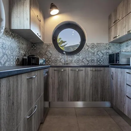 Villa Saronic Topview