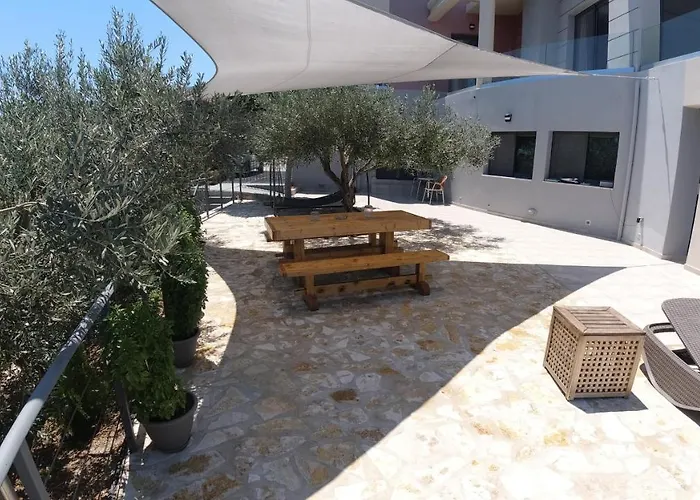 Saronic Topview *